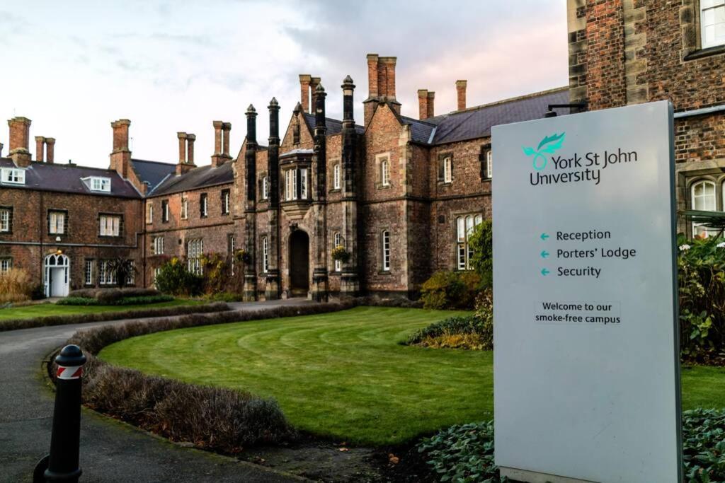 Stodham House With Minster Views! Villa York Exterior photo